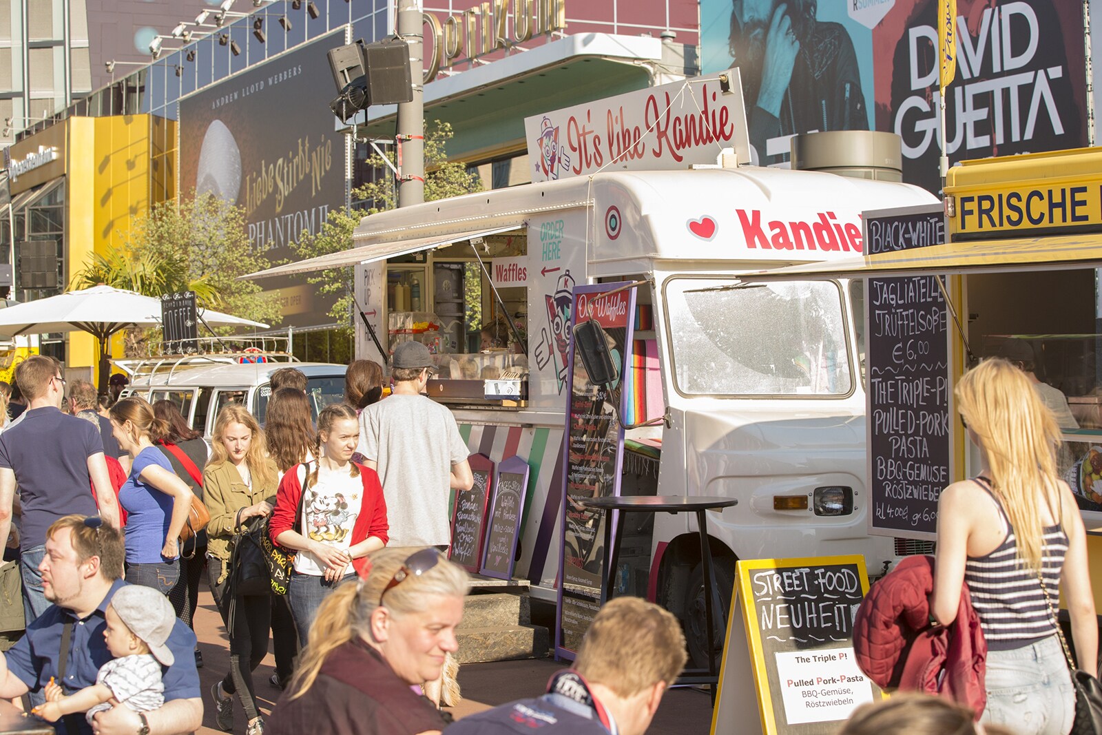 Food Truck Plaza Credit Marius Roeer