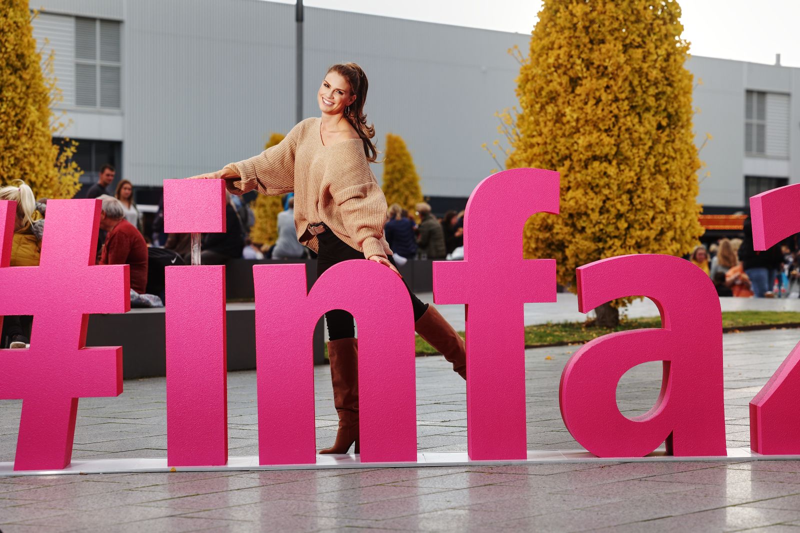 infa_2022_08207_Hashtag